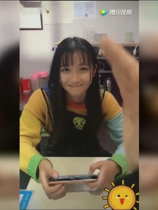 搞笑妹子 视频